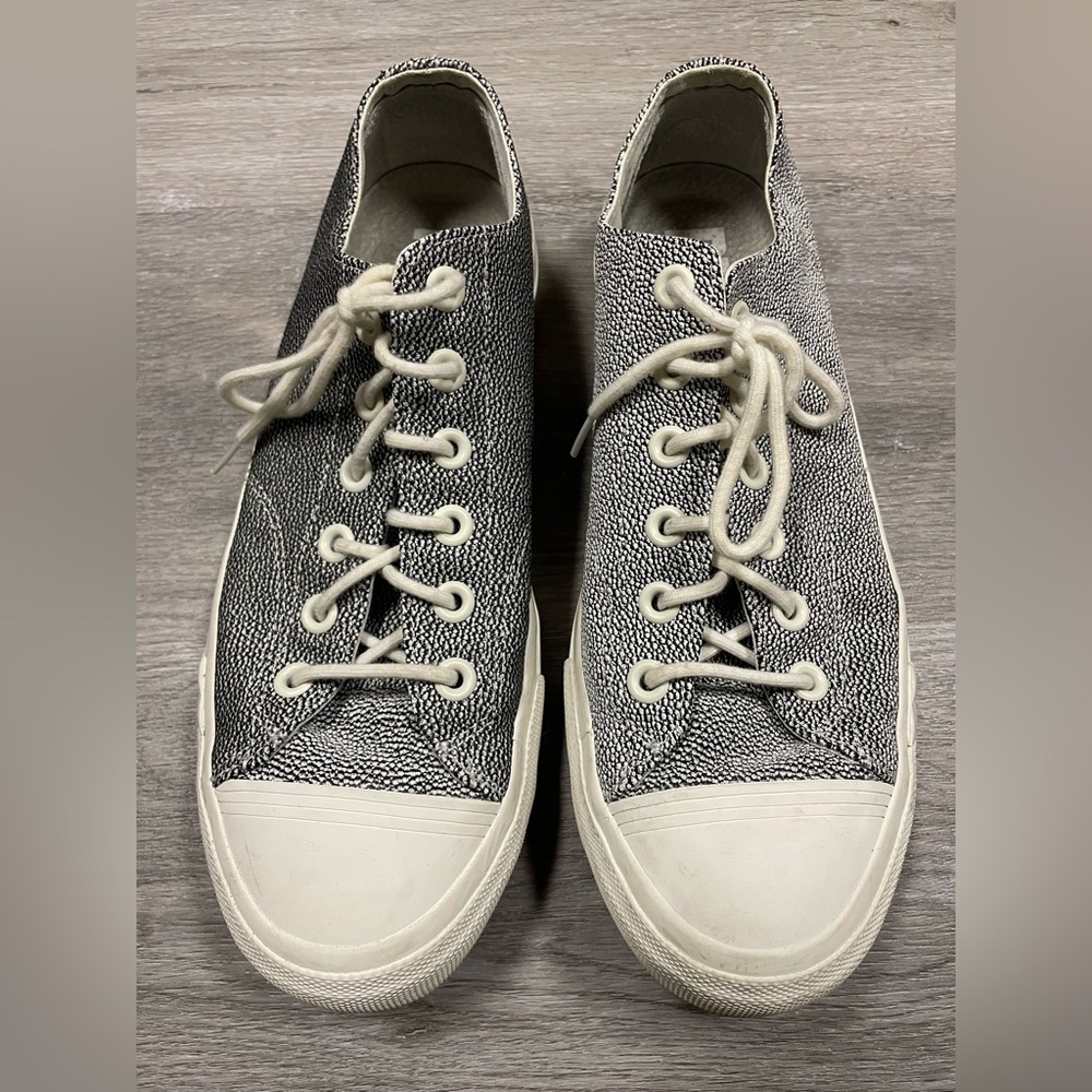 Pro-Keds Royal Lo Safety Stingray Lace Up Sneaker black and white Men’s Size 9